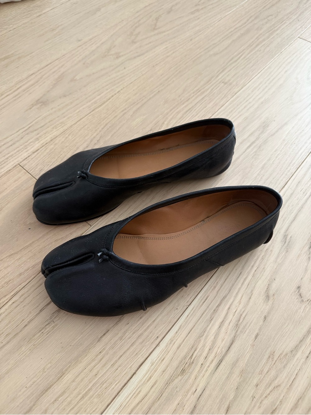 Maison Margiela Tabi Leather Ballerina Flats in Black - Picture 3 of 4